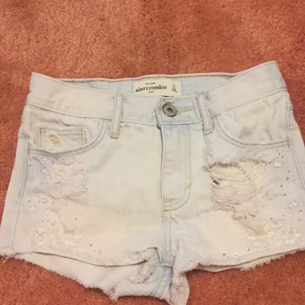 white ripped abercrombie kids shorts size 10